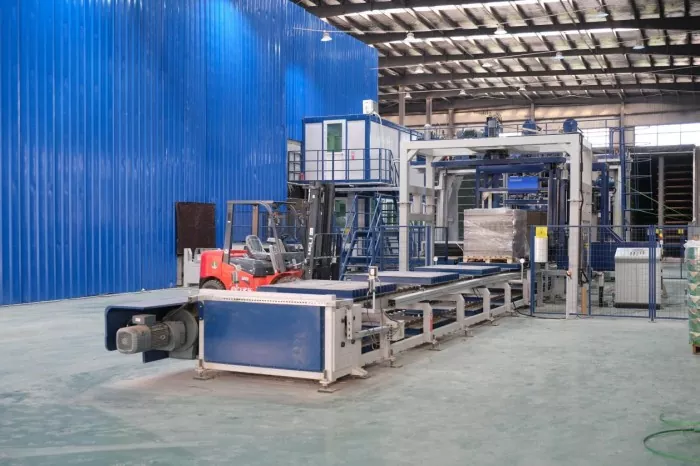 Smart Concrete Block ထုတ်လုပ်မှုအတွက် အပြည့်အဝ အလိုအလျောက် သော့ခတ်ထားသော Paver စက်